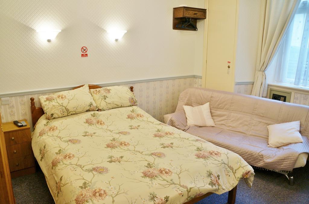 The Captain Guesthouse Scarborough Habitación foto