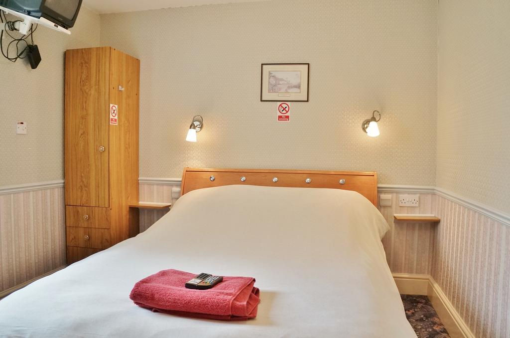 The Captain Guesthouse Scarborough Habitación foto
